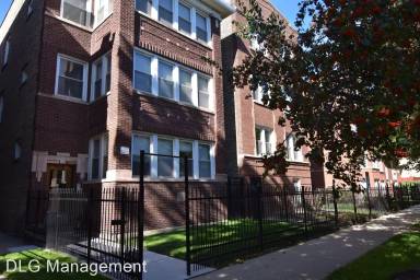 Main picture of 4422 N Wolcott Ave