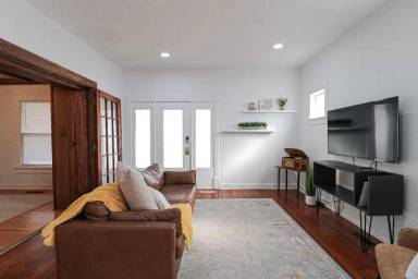 Main picture of 209 S Glenn St