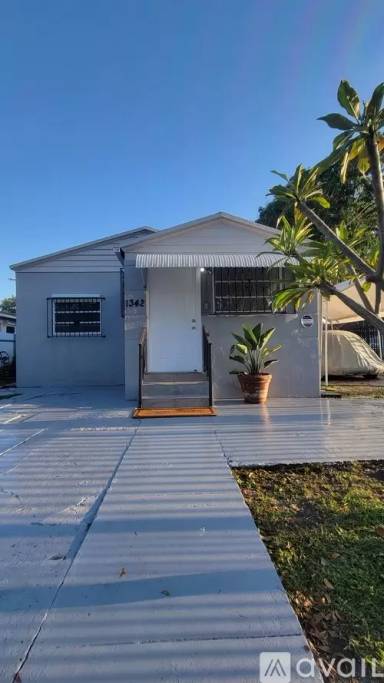 Main picture of 1342 NW 39th St