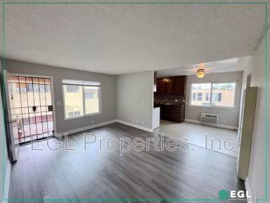 Main picture of 1125 N Madison Ave