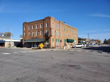 Main picture of 121 Washburne Ave