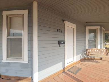 Main picture of 2 SE Goodwin Ave