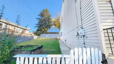 Main picture of 331 N 2nd St