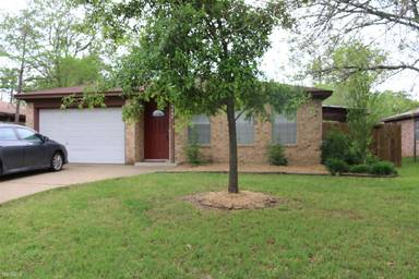 Main picture of 3404 Dallis Dr