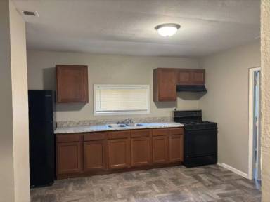 Main picture of 7205 Harney Ave