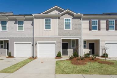 Main picture of 330 Penn Station Way