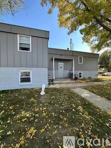 Main picture of 110 N Douglas St