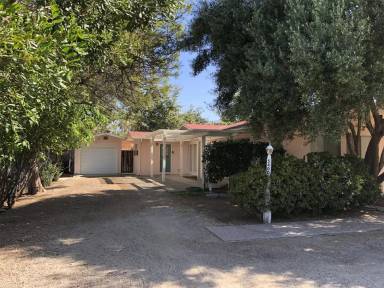 Main picture of 5400 Hollister Ave