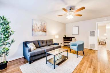 Main picture of 6218 Gehring St