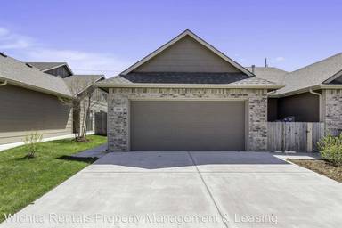 Main picture of 901 W Onewood Pl