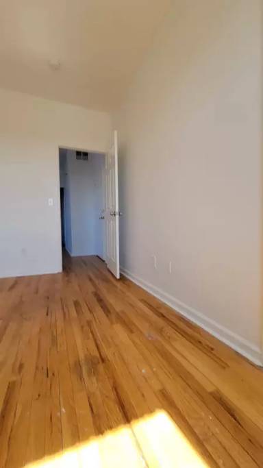 Main picture of 239 Elizabeth Ave