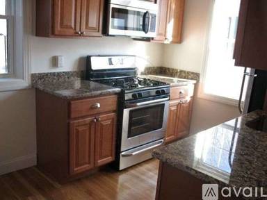 Main picture of 92 Rice St