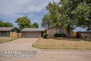 Main picture of 5929 NW 62nd St