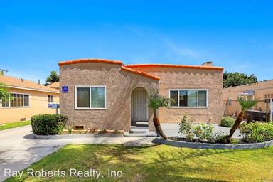 Main picture of 3115 3117 1/2 Santa Ana St