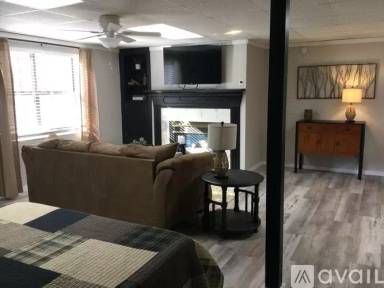 Main picture of 492 W Cherry Rd