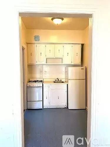 Main picture of 139 W 80th St