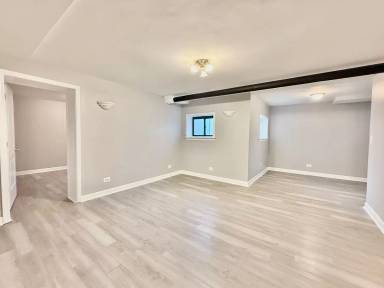 Main picture of 7133 N Ridge Blvd