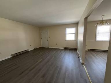 Main picture of 702 Thomas Lane