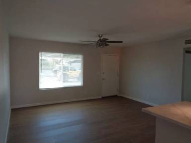 Main picture of 1846 W Portobello Ave