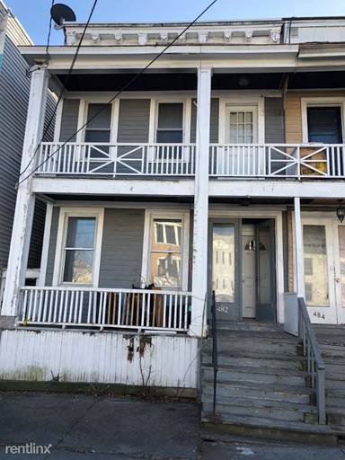Main picture of 504 Washington Ave