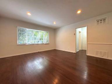 Main picture of 1905-15 N Las Palmas Ave and 6701-6707 Franklin Ave Apartments