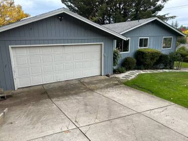 Main picture of 4488 Hillcrest Rd