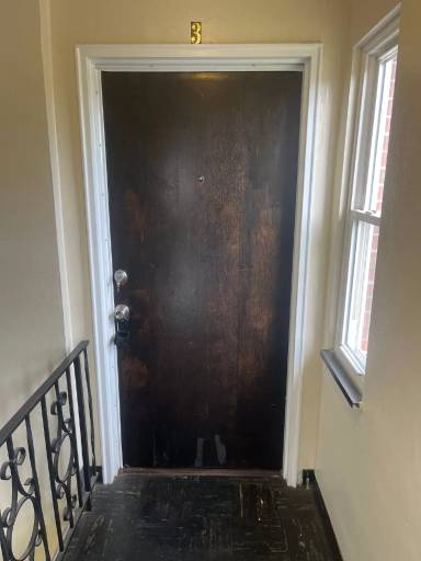 Main picture of 829 Uhrig Ave