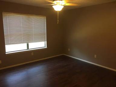 Main picture of 9807 Memphis Ave