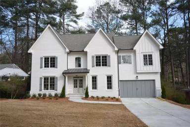 Main picture of 2037 Fairway Cir NE