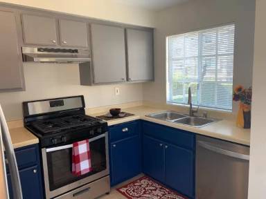 Main picture of 1539 W 207th St