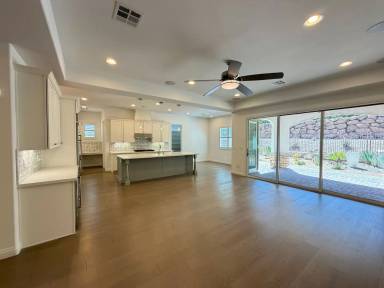 Main picture of 273 Lindura Ct