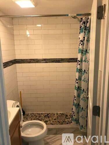 Main picture of 1233 W Master St