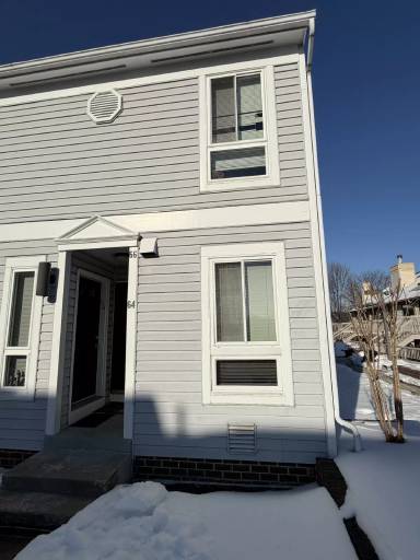 Main picture of 64 Hawthorne Ct NE