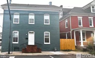 Main picture of 71 East Ave