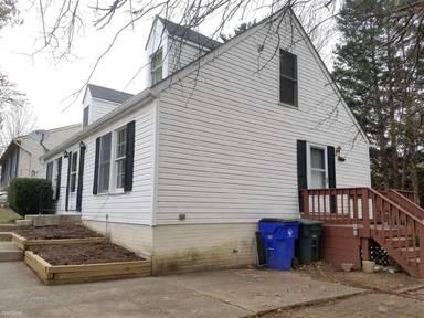 Main picture of 210 Savage Rd