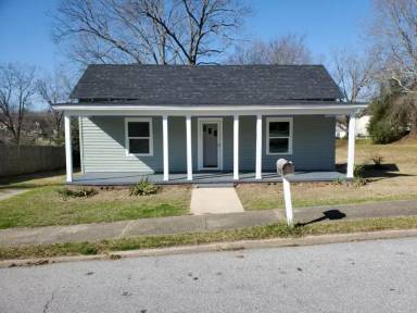 Main picture of 621 Cromer St