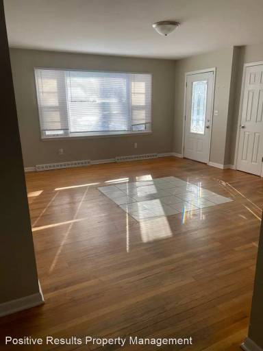 Main picture of 7702 Eastmont Ave