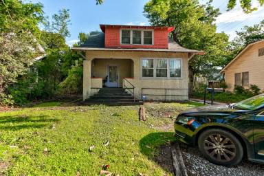 Main picture of 321 E Duffy St