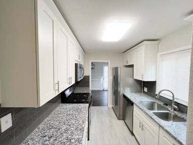 Main picture of 5533 Linden St