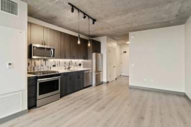 Main picture of 190 N Ada St