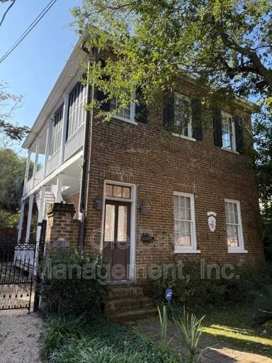 Main picture of 257 Adams St