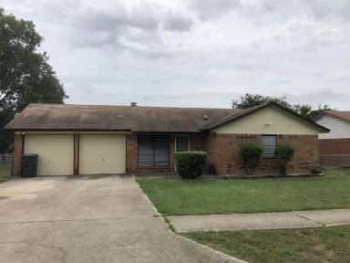 Main picture of 2410 Ridglea Ct