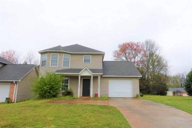 Main picture of 112 River Oaks Cir