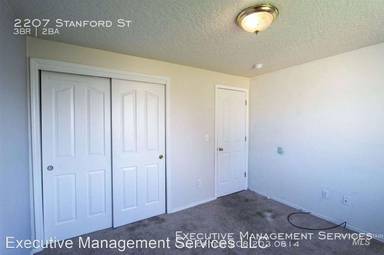 Main picture of 2207 S Stanford St