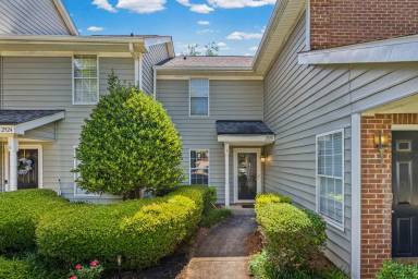 Main picture of 2920 Iron Gate Ln