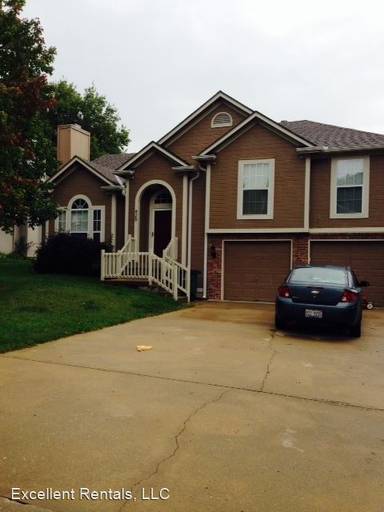 Main picture of 425 SE Ashton Dr