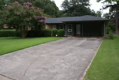 Main picture of 3018 Greenhill Dr NW