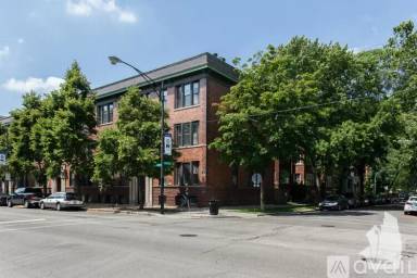 Main picture of 3846 N Southport Ave