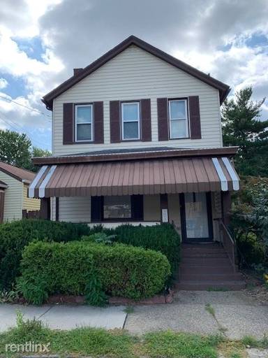 Main picture of 525 3rd Ave
