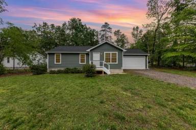Main picture of 268 American Dr